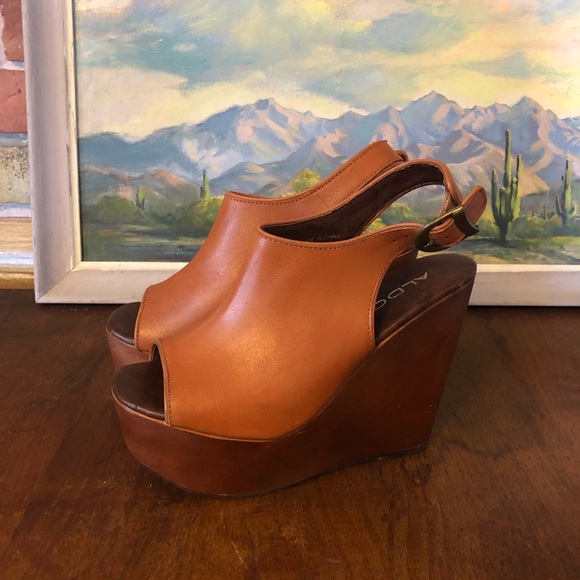Aldo Shoes - Vintage Aldo leather wedge sandal in a size 7